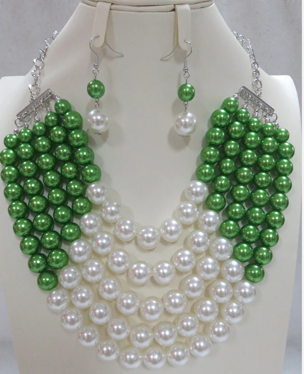 Ms. Pretty Green Pearls Necklace Set