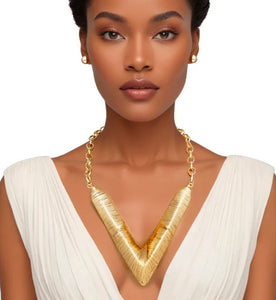 Ms. Victoria Gold Necklace and Earring Set